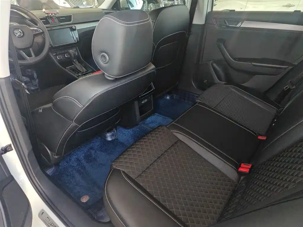 Škoda Superb 2018 TSI330 DSG Comfort Edition China V фото 12