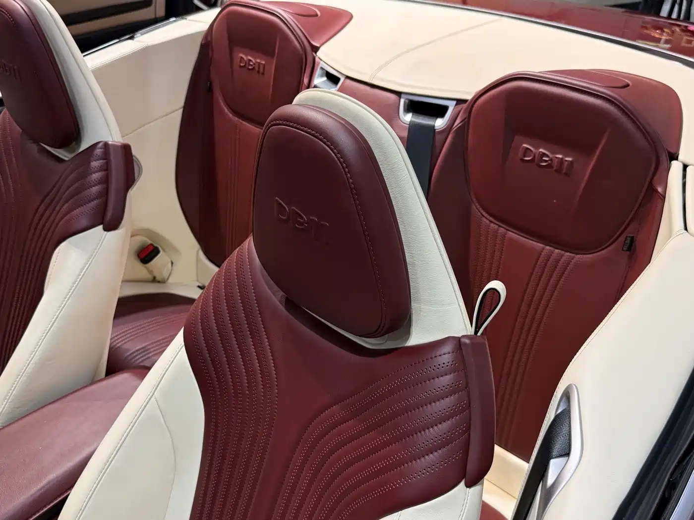 Aston Martin DB11 2021 2020 4.0T V8 Volante