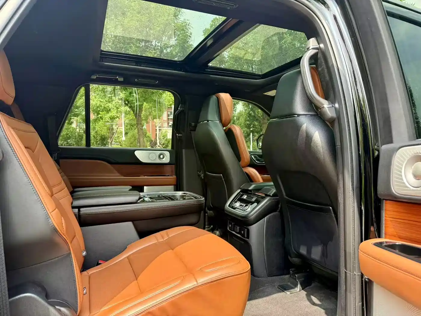 Фото 11 - Lincoln Navigator