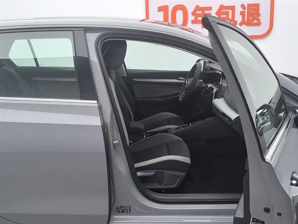 Volkswagen Golf 2023 Facelift 280TSI DSG Pro фото 23