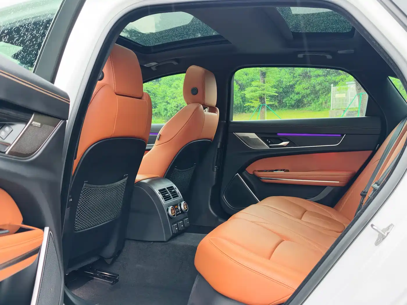 Jaguar XFL 2024 2.0T P300 AWD Flagship Sport Gilded Edition фото 11