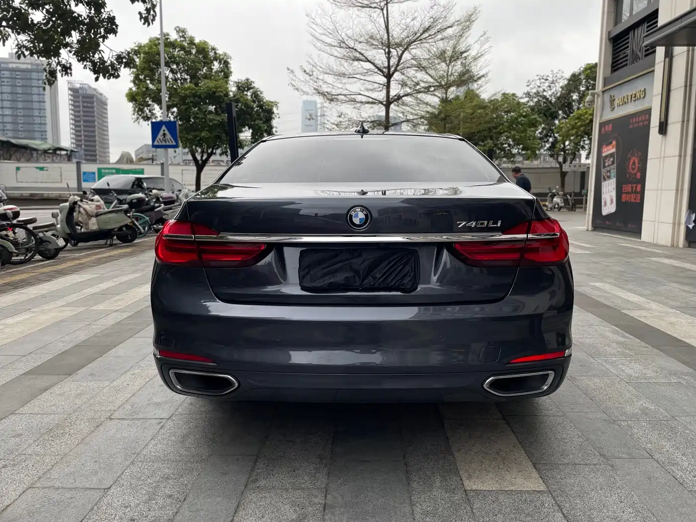 BMW 7 Series 2016 740Li Leading Edition фото 16