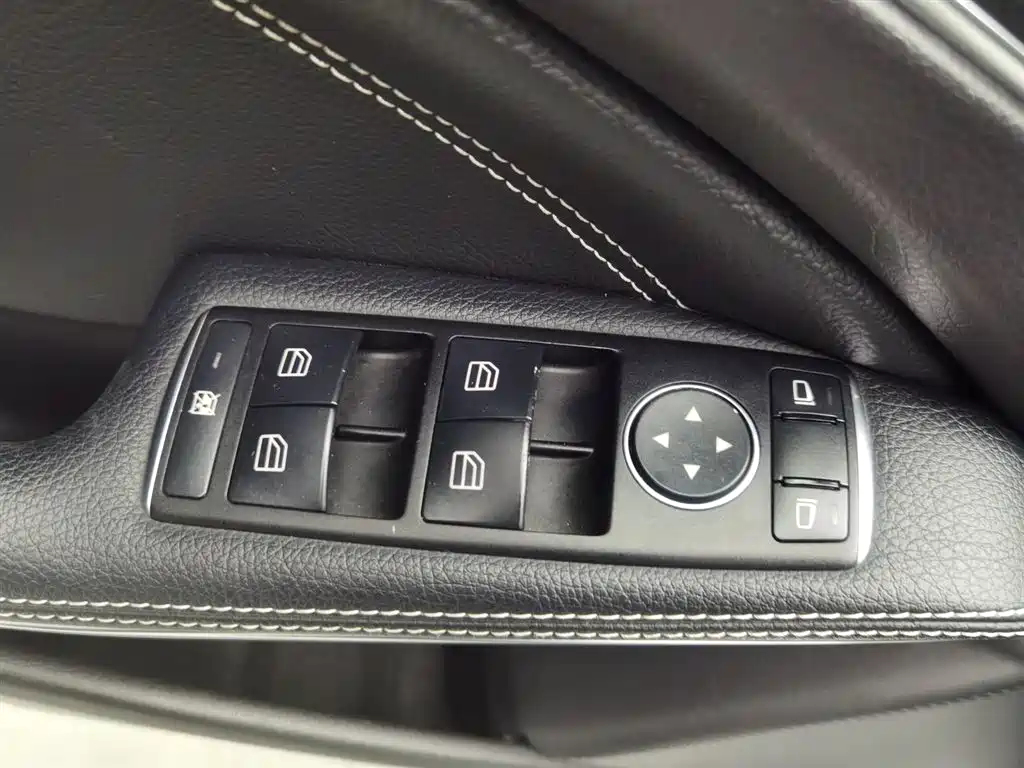 Mercedes-Benz GLA 2017 GLA 200 Dynamic фото 9