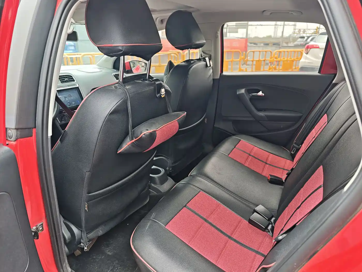 Volkswagen Polo 2016 1.6L Automatic Comfort фото 8