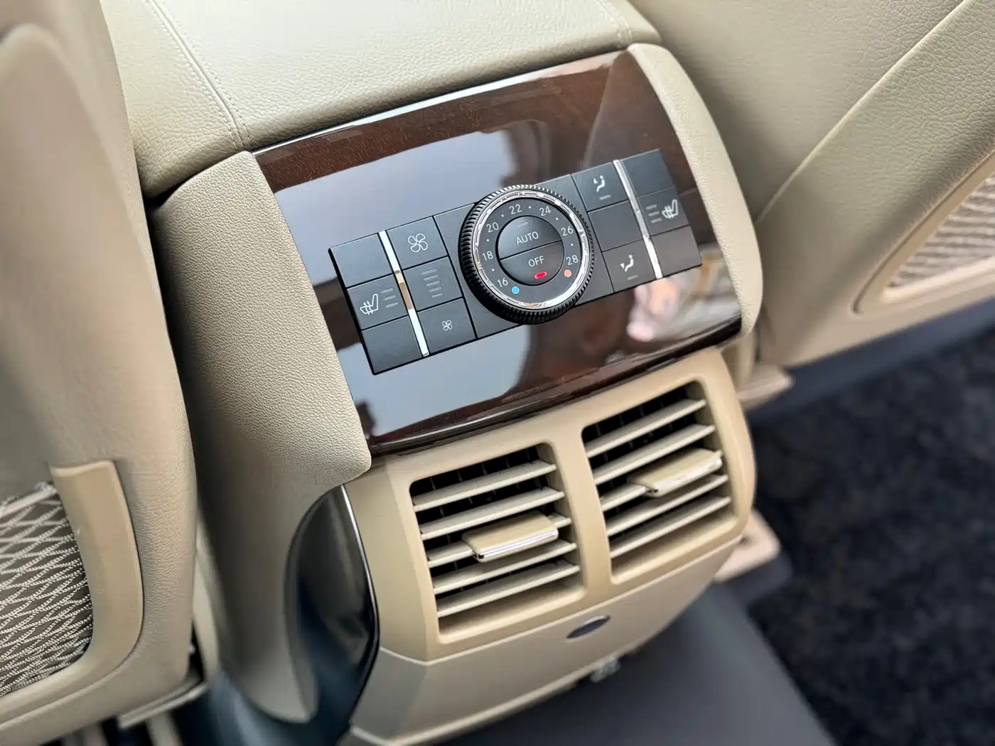 Mercedes-Benz R-Class 2010 R 500 L 4MATIC Grand Edition фото 10
