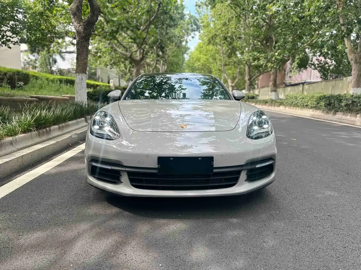 Фото 2 - Porsche Panamera