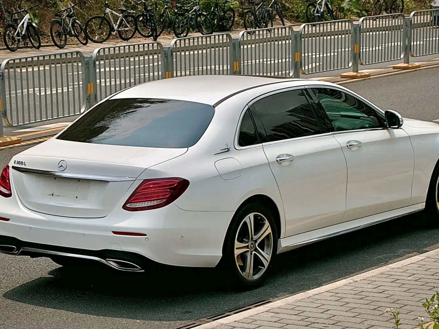 Mercedes-Benz E-Class 2019 E 200 L Sport фото 10