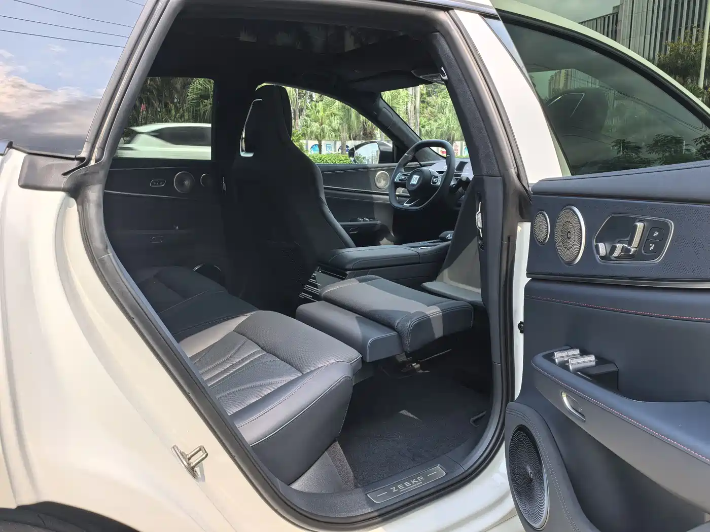 ZEEKR EXTREME KRYPTON 001