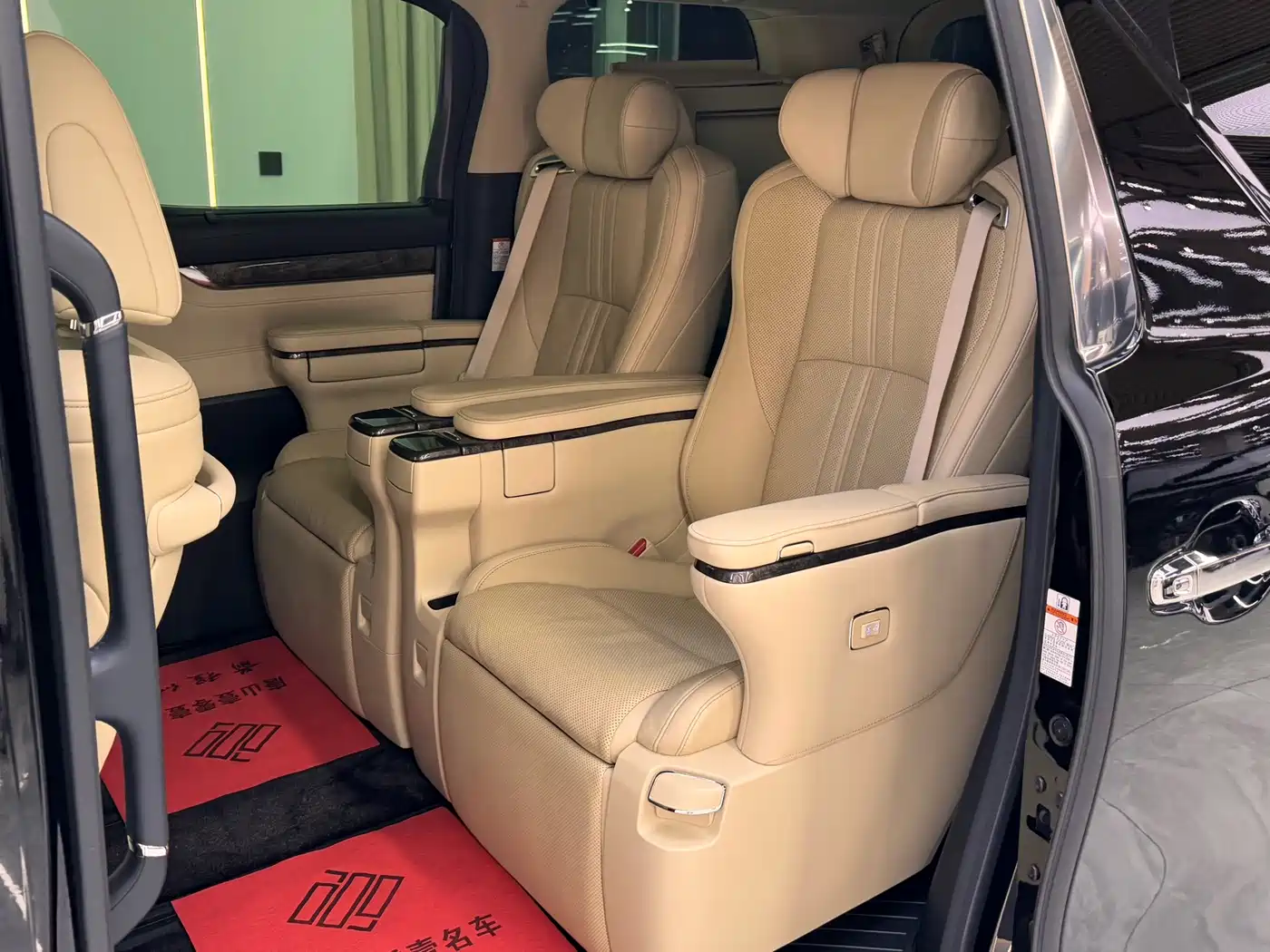 Toyota Vellfire 2021 2020 Twin Engine 2.5L HV Premium Edition