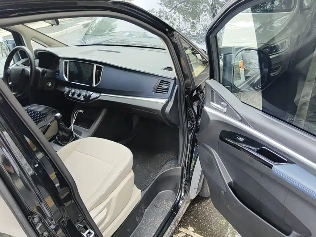 Dongfeng Fengxing Lingzhi 2026 2025 M5 1.6L Short Wheelbase Utility 7-seater