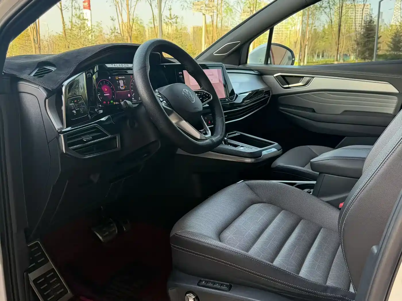 Volkswagen Talagon 2022 380TSI 4WD R-Line Explorer Edition 6-seater фото 7