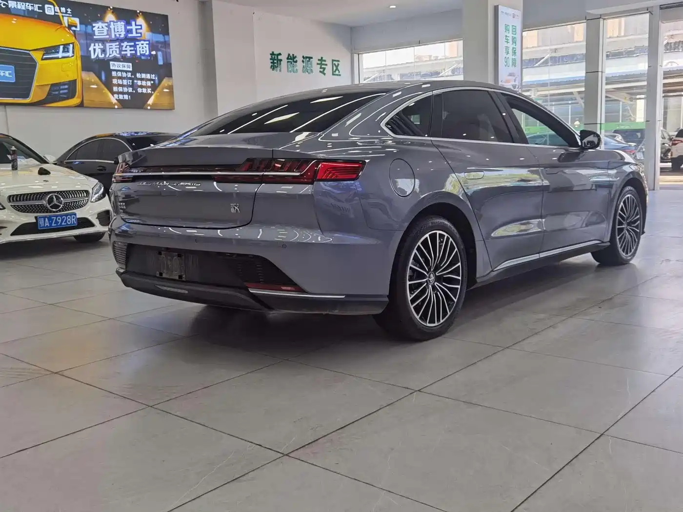 BYD Han 2020 EV Extended Range Luxury фото 10