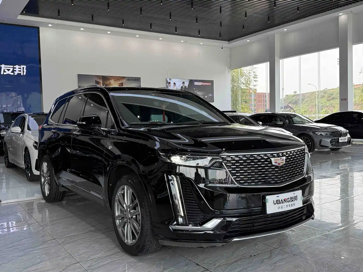 CADILLAC XT6