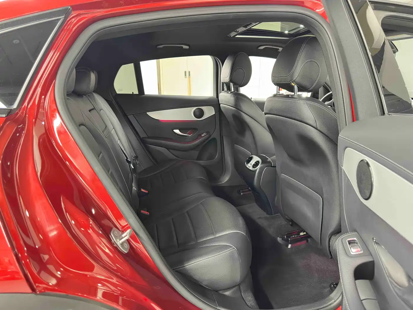 Mercedes-Benz GLC Coupe 2020 GLC 260 4MATIC Coupe SUV фото 23