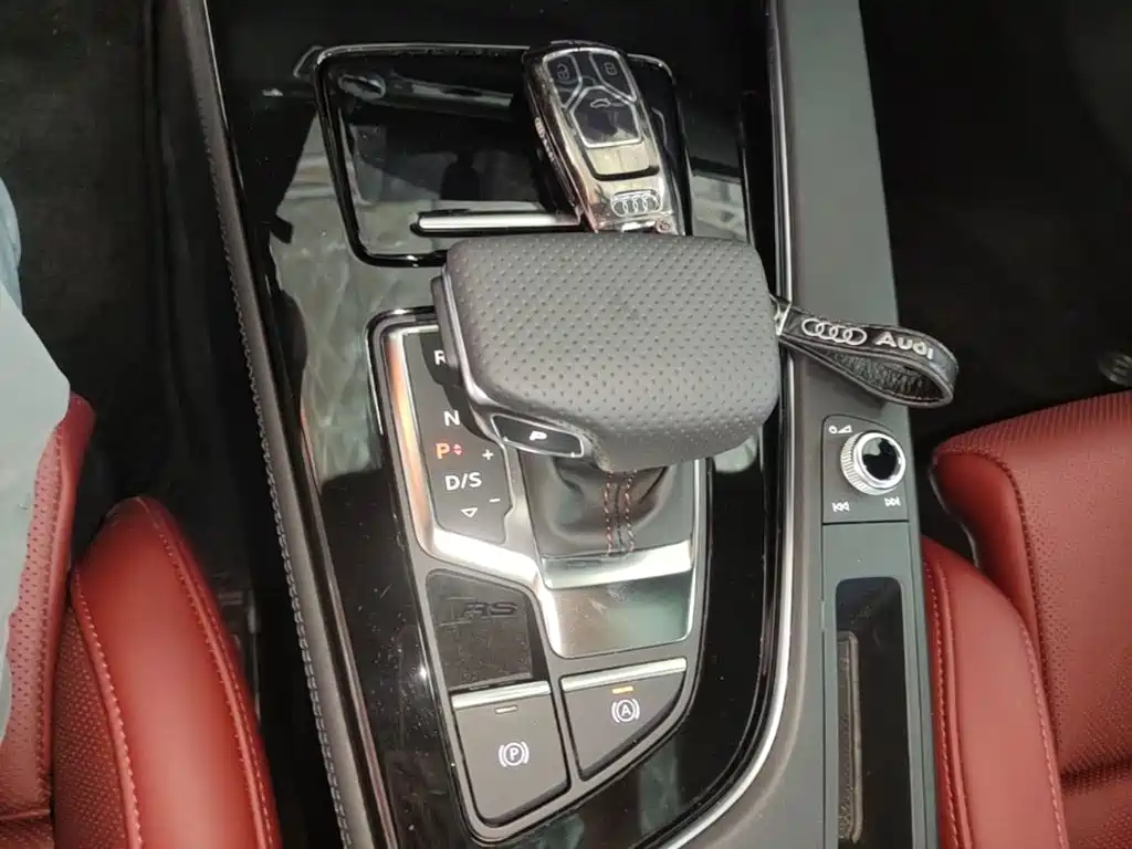 Audi A4L 2025 2025 2 Million Celebration Edition 40 TFSI Luxury Dynamic