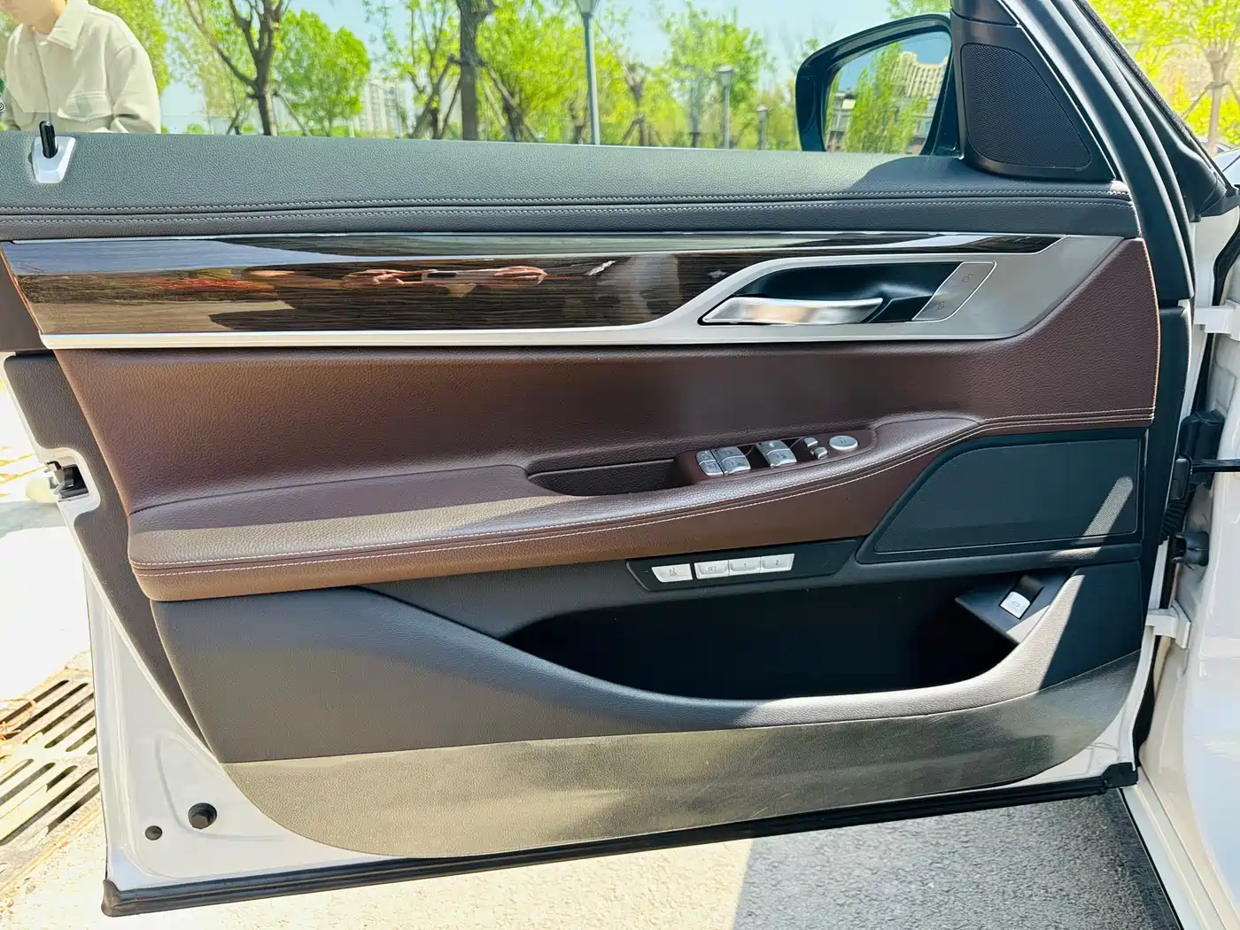 BMW 7 Series 2016 730Li Leading фото 6