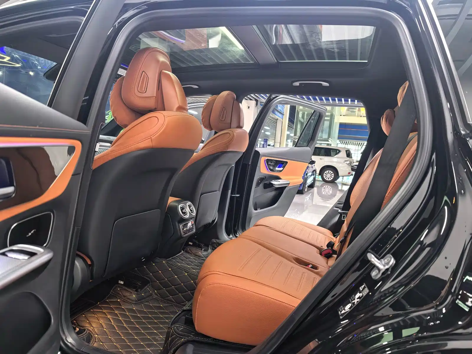 Фото 7 - Mercedes-Benz GLC