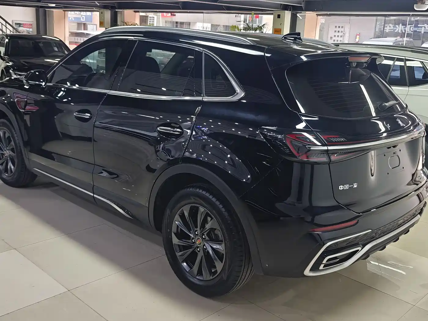 Hongqi HS5 2025 2.0T 2WD 600,000 Units Commemorative Edition фото 5