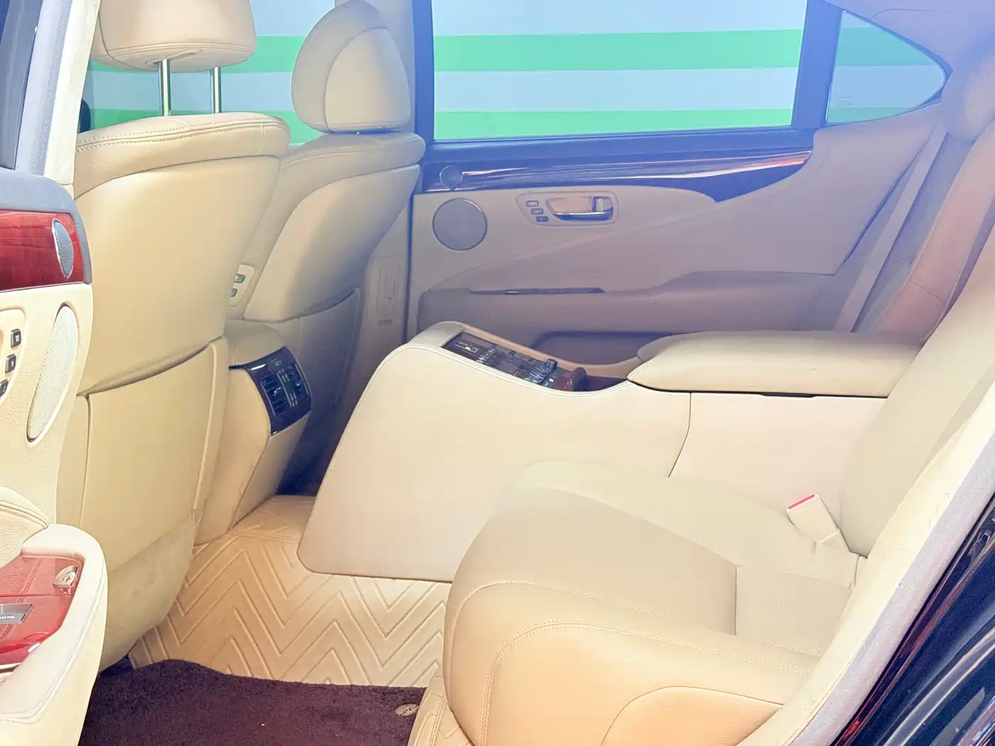 Lexus LS 2006 460L Premium Edition фото 18