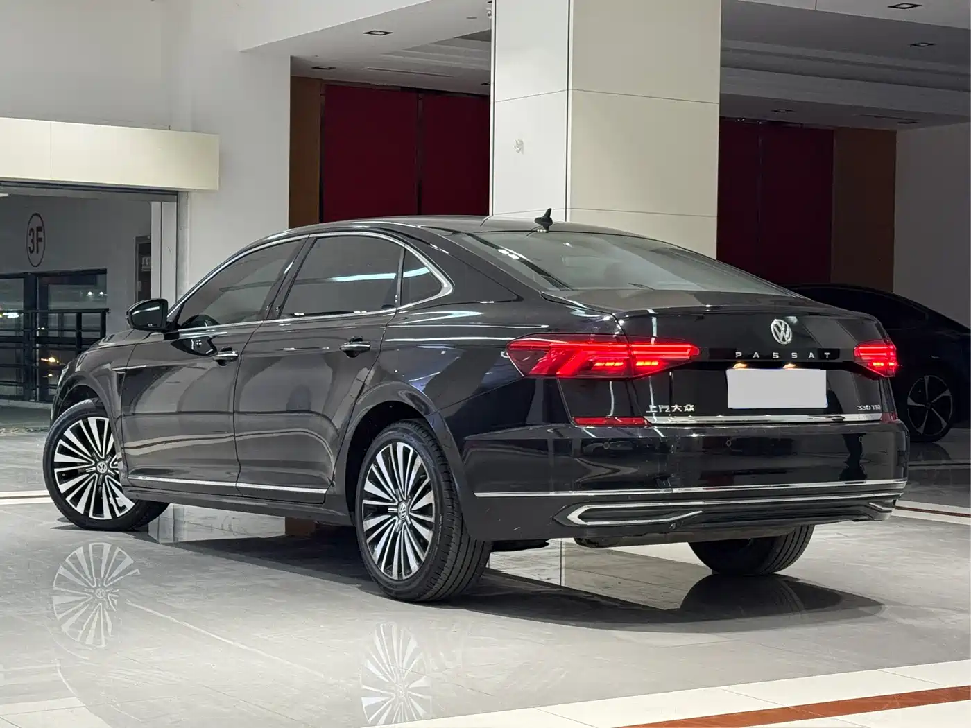 Volkswagen Passat 2020 330TSI Luxury Edition China VI фото 8