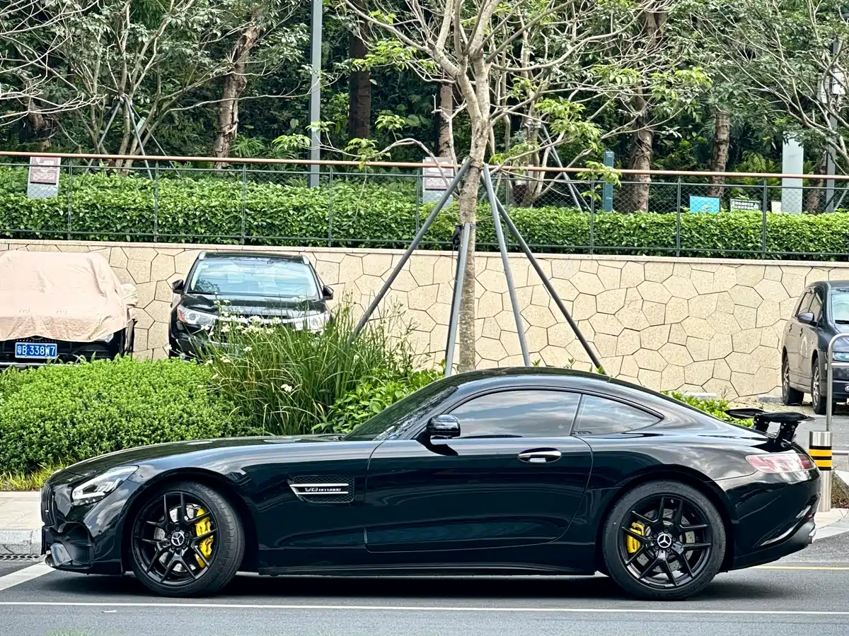MERCEDES-BENZ AMG GT
