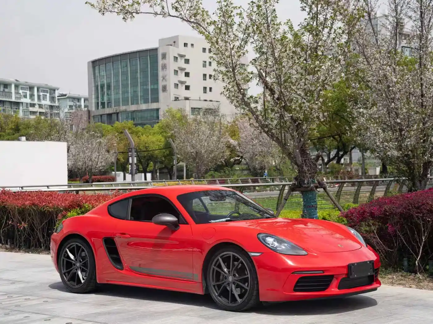 Porsche 718 2019 Cayman T 2.0T фото 3