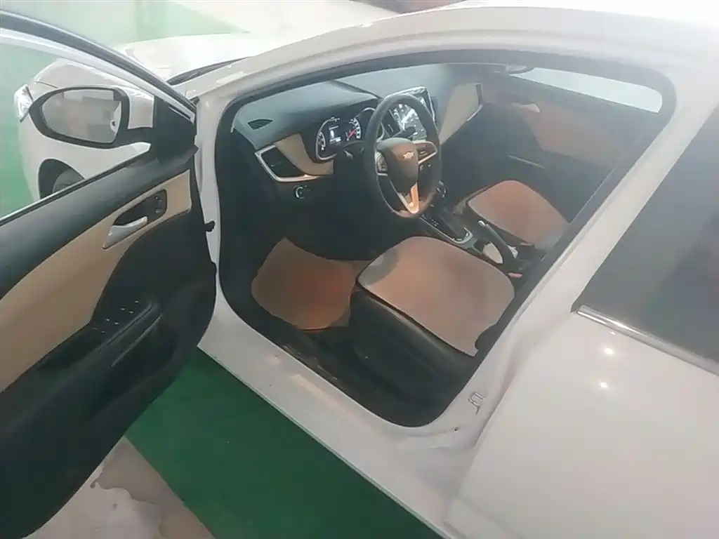 CHEVROLET CRUZE