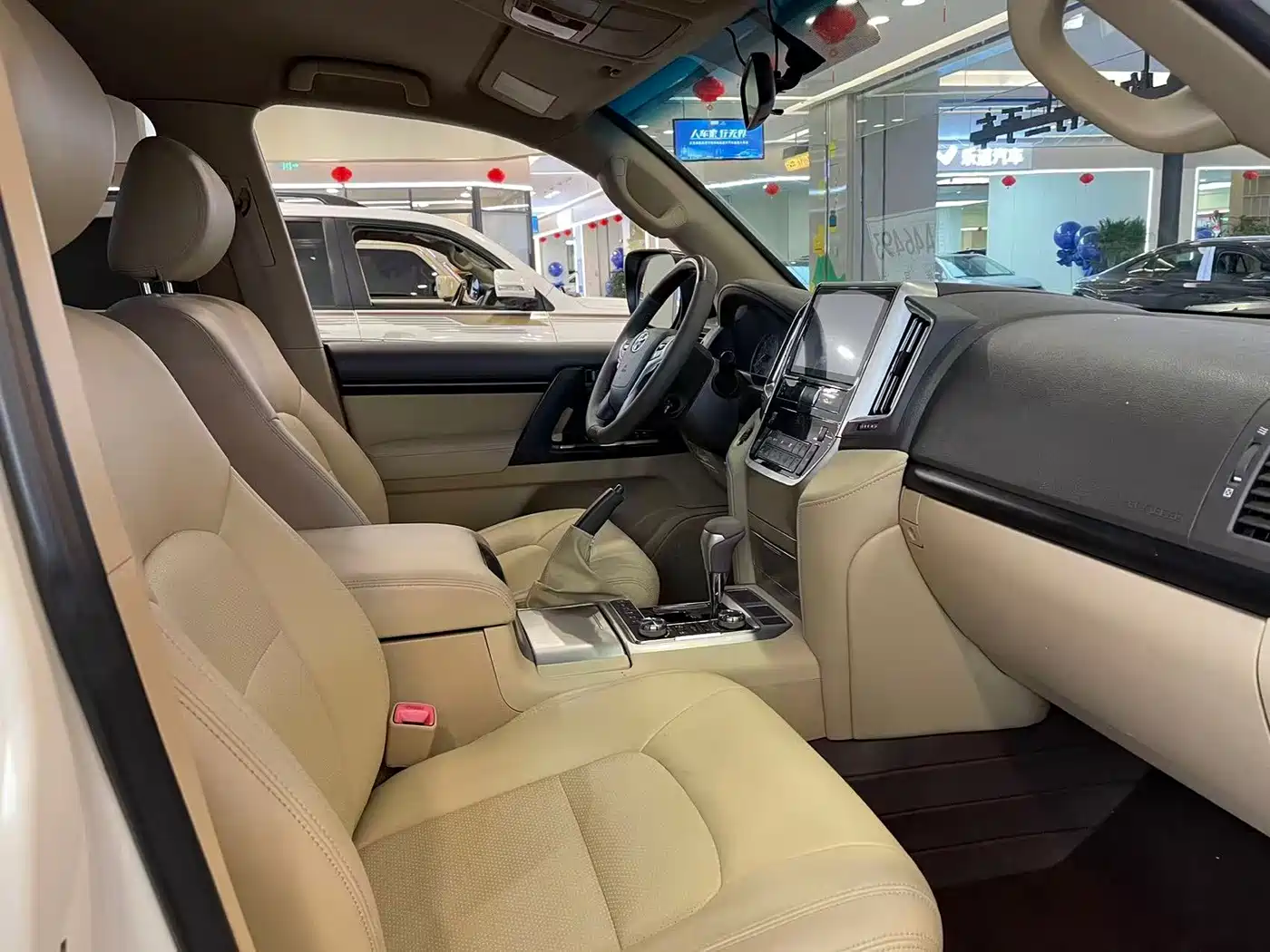 Toyota Land Cruiser (Import) 2016 2015 4.0L V6 Middle East Low Configuration Edition