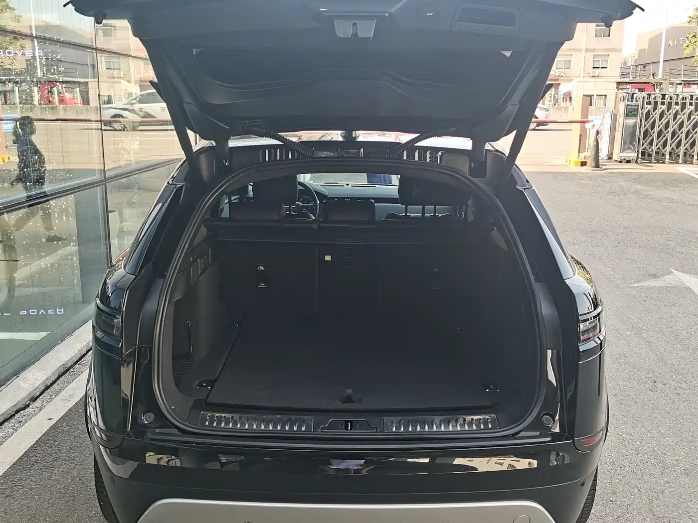 Land Rover Range Rover Velar 2025 S фото 18