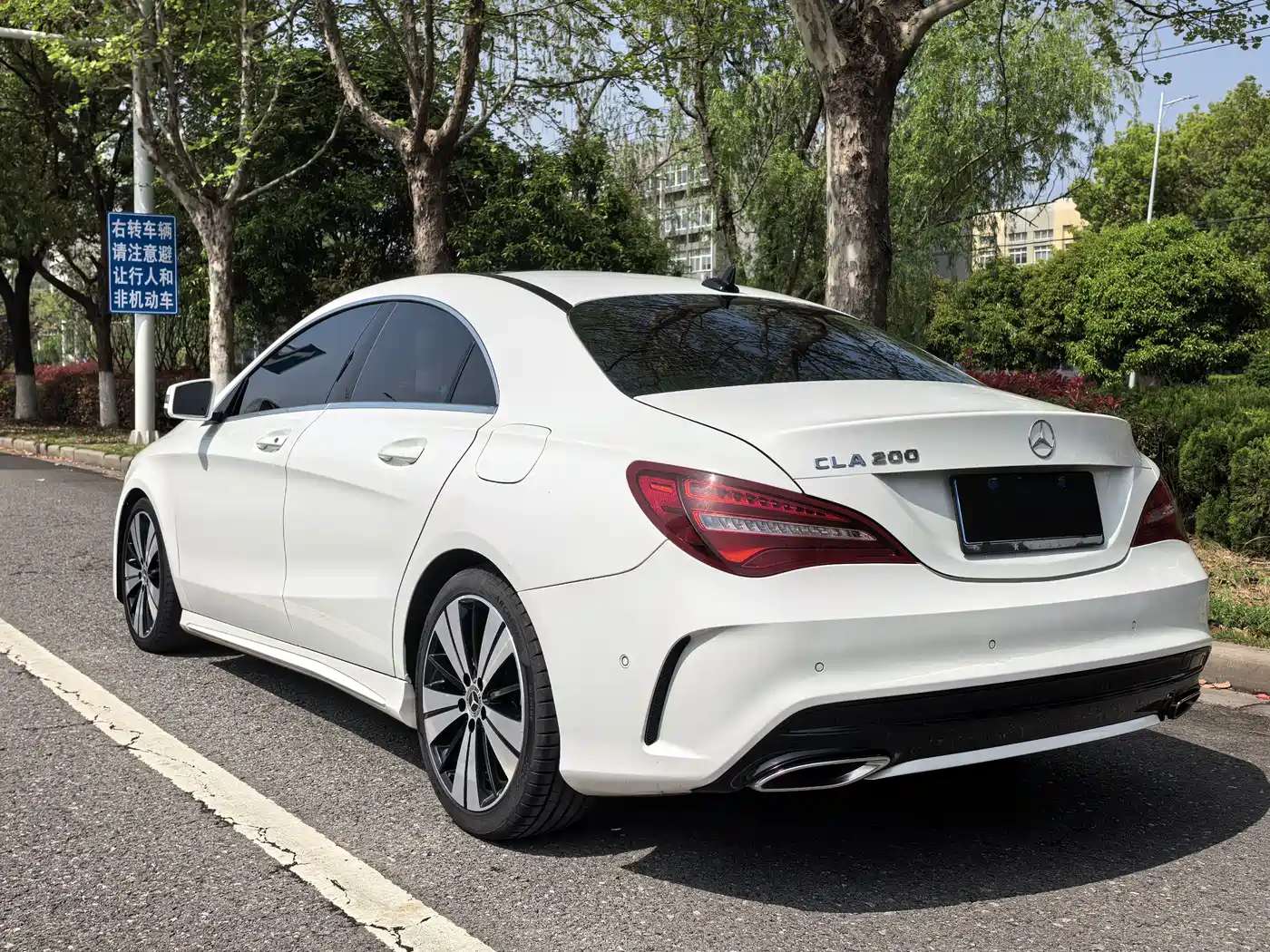 Mercedes-Benz CLA (Import) 2018 CLA 200 Fashion Edition фото 6