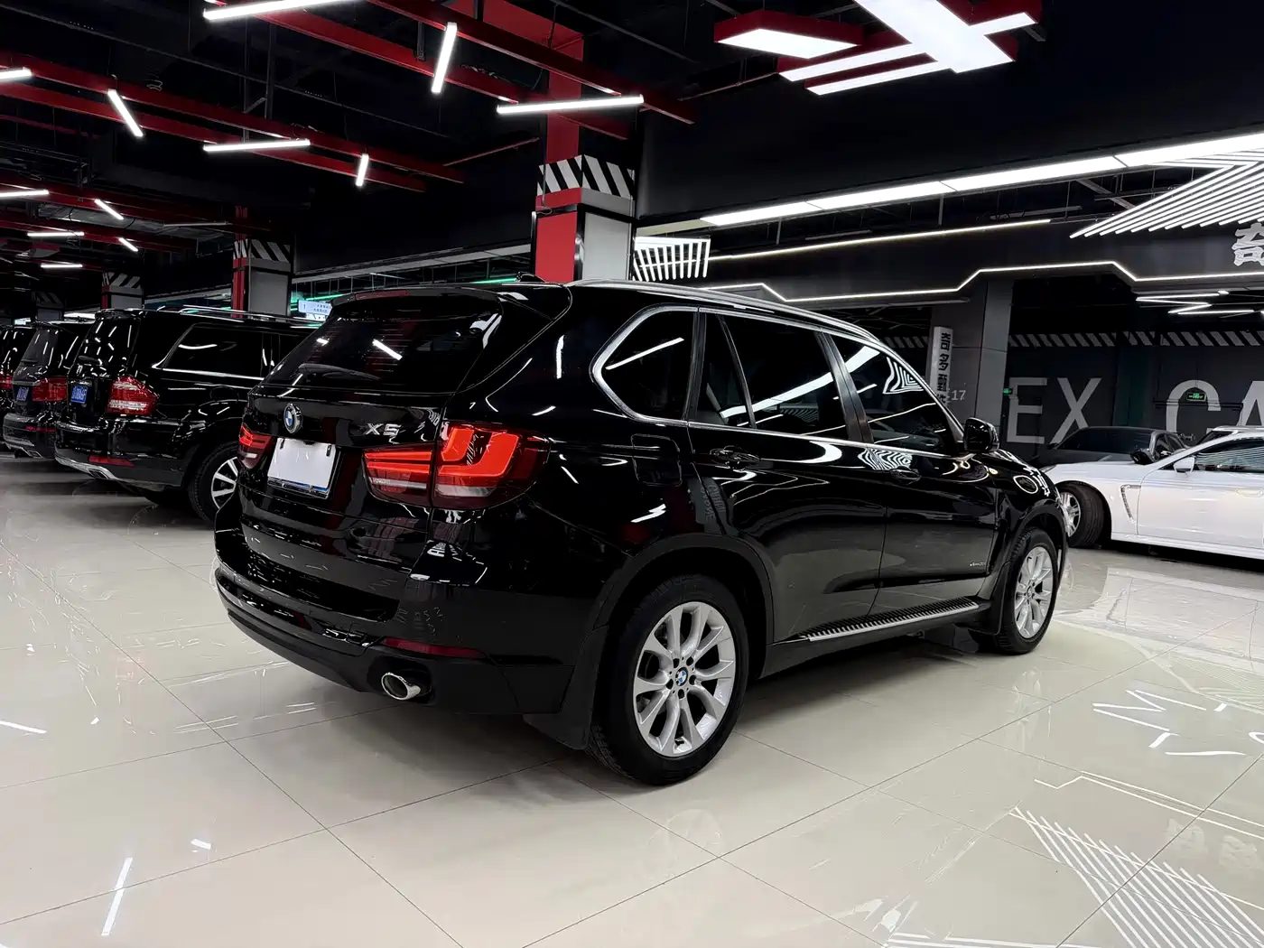 BMW X5 (Import) 2015 Model xDrive35i China Limited Edition фото 7