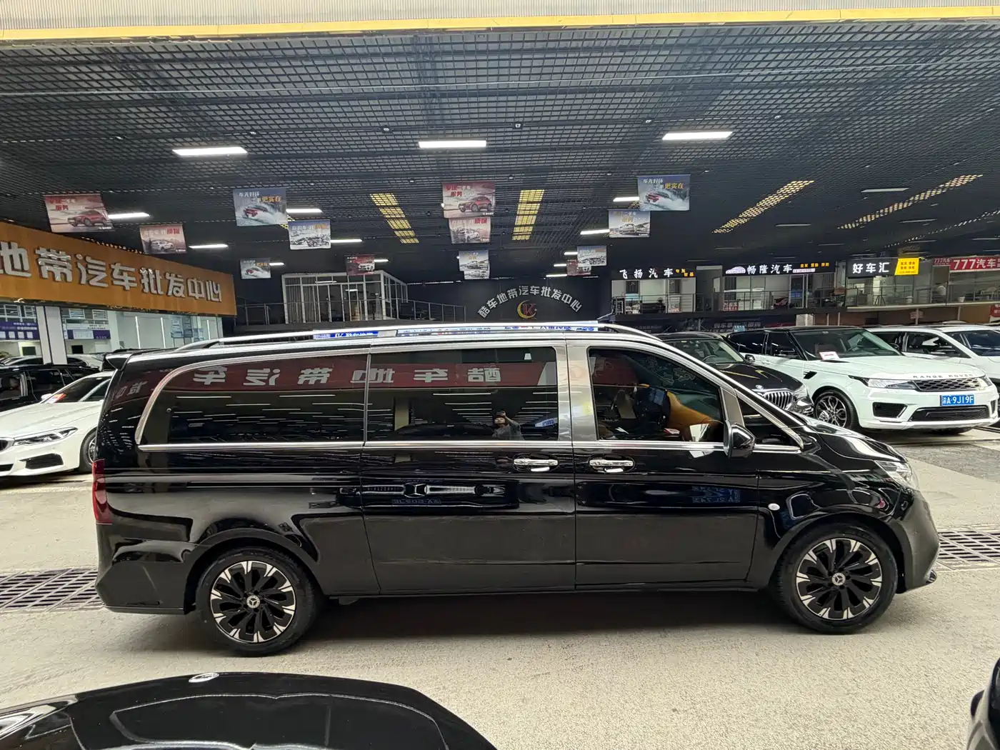 Mercedes-Benz Vito 2023 2.0T Elite 7-Seater фото 9