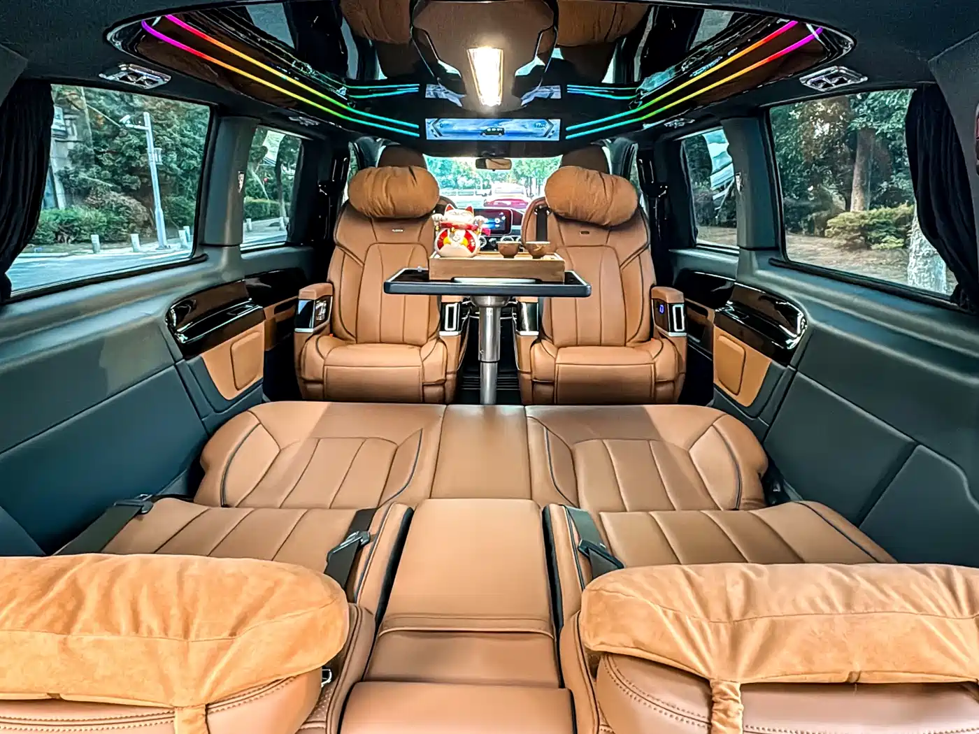 Mercedes-Benz Vito 2023 2.0T Business 7-Seater фото 32