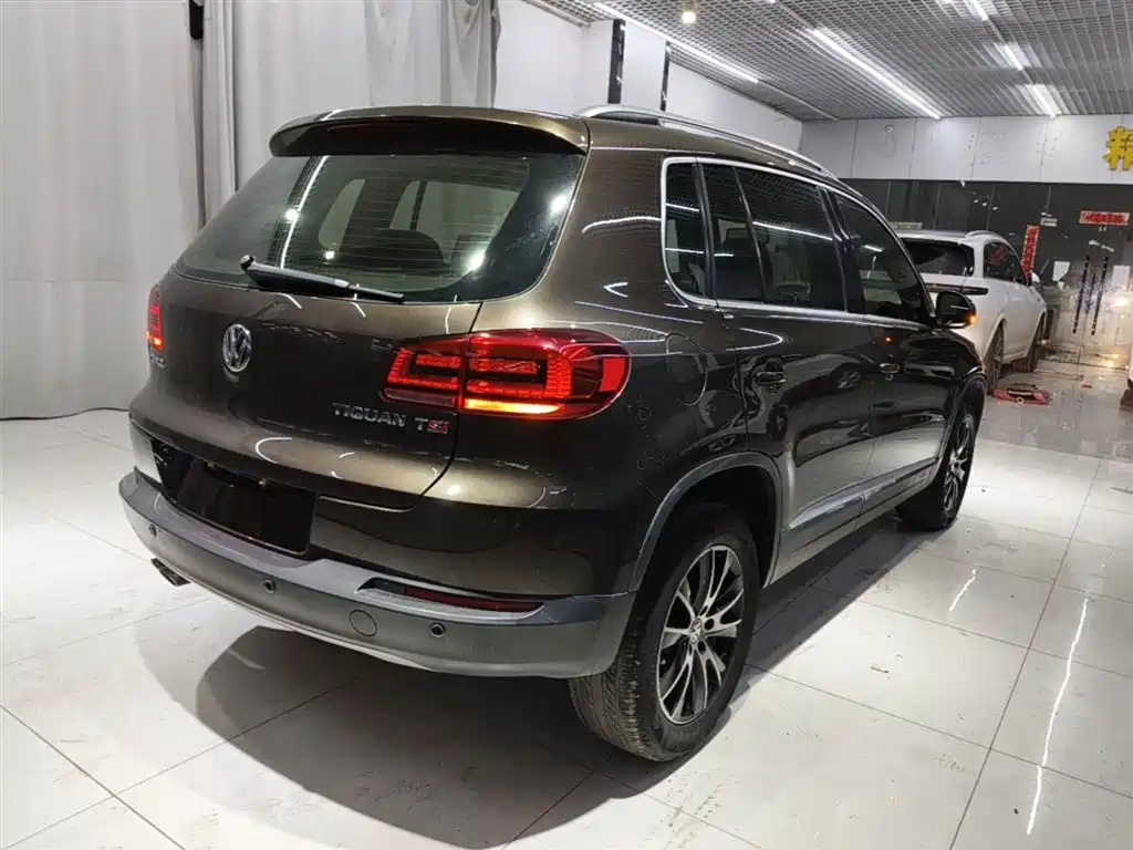 Volkswagen Tiguan 2015 1.8TSI Automatic 2WD Highline фото 7