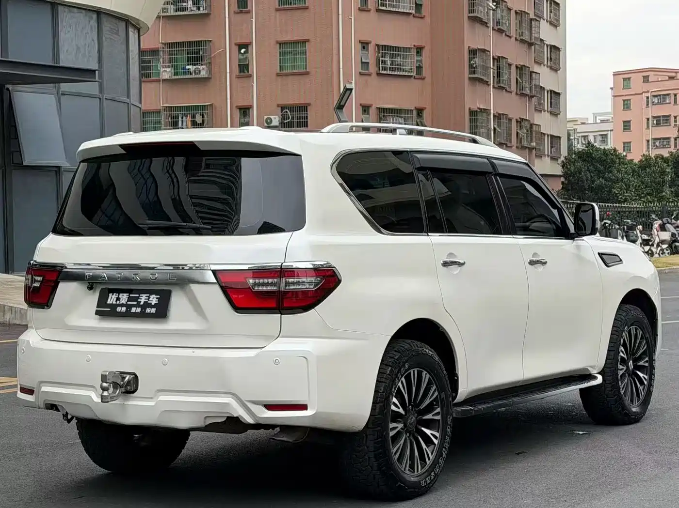 Nissan Patrol 2018 4.0L Leadership фото 9