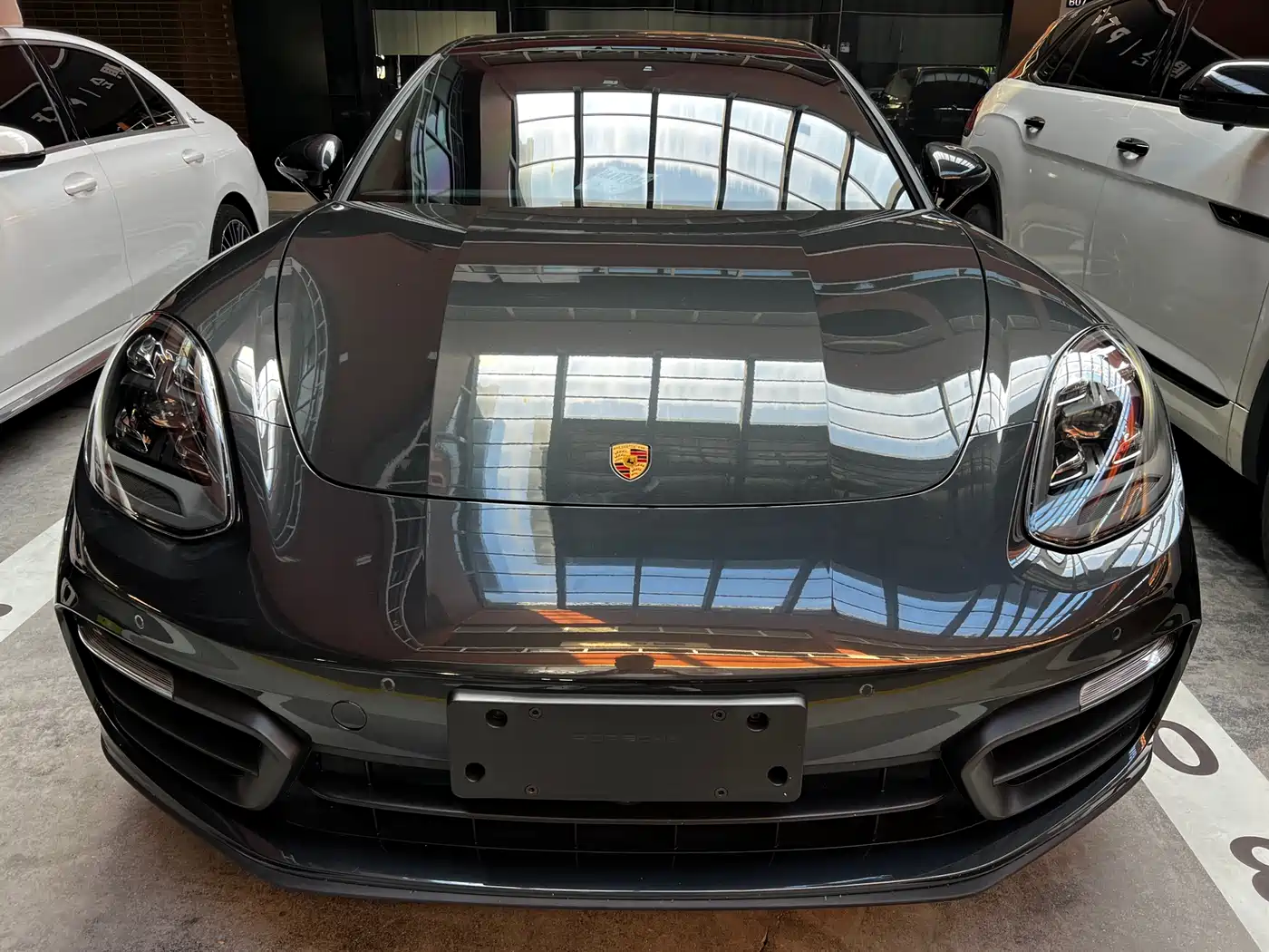 Porsche Panamera 2023 Panamera Executive Long Wheelbase Platinum Edition 2.9T фото 2