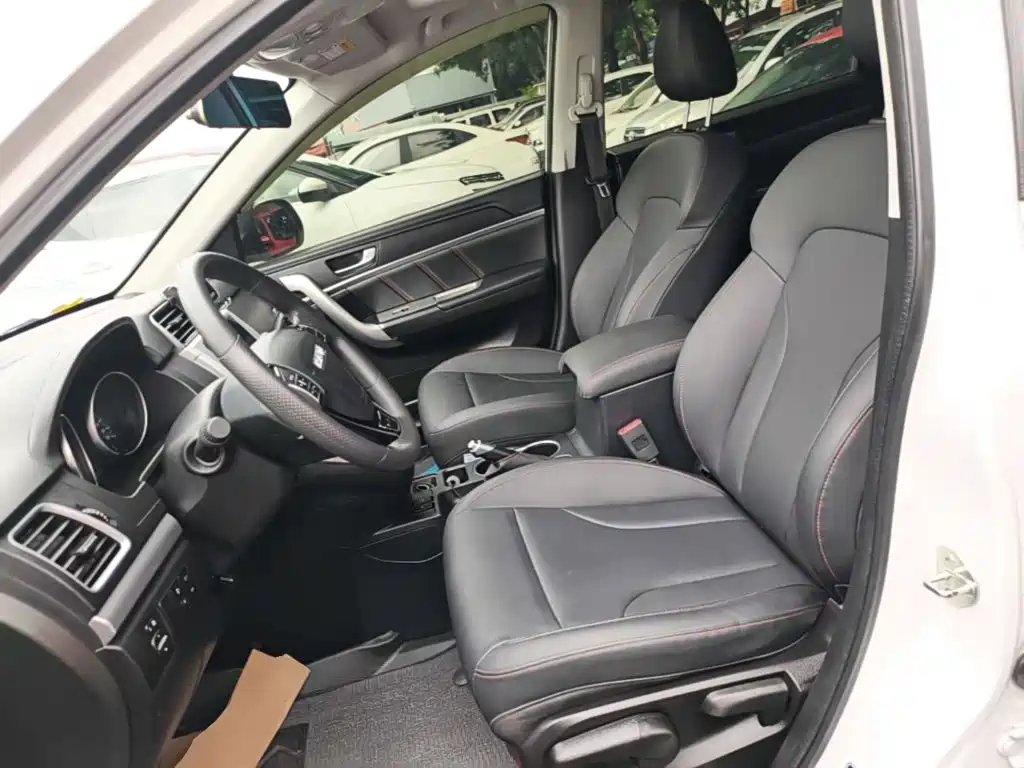 Фото 15 - Haval M6