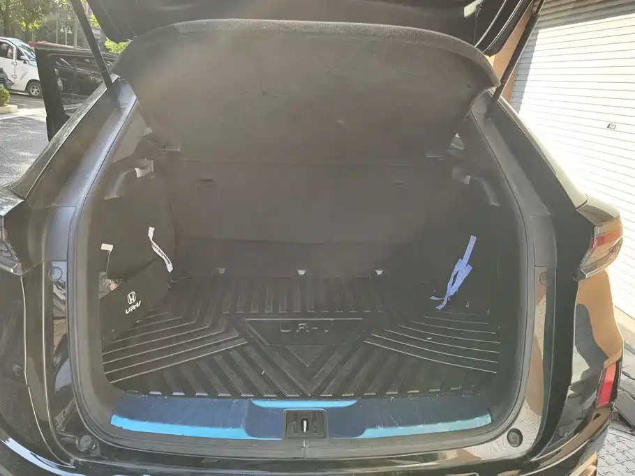 Фото 4 - Honda UR-V