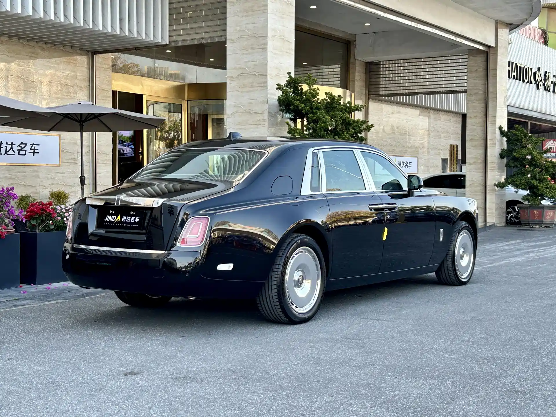 Фото 3 - Rolls-Royce Phantom