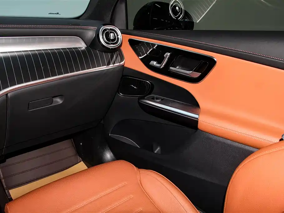 Mercedes-Benz GLC 2024 GLC 260 L 4MATIC Luxury 5-seater фото 24
