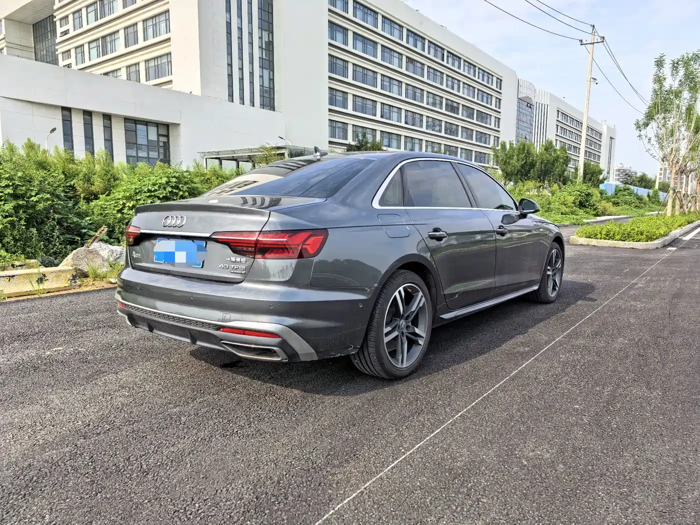 Фото 6 - Audi A4L