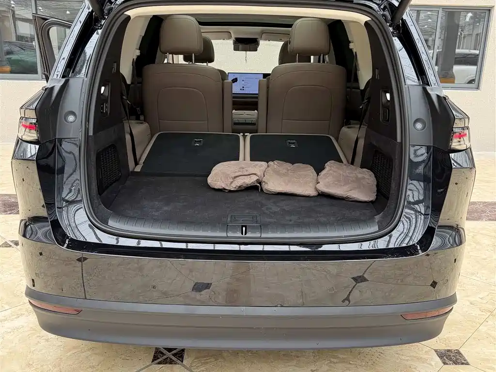 Li Auto Li i8 2026 2025 Standard Edition