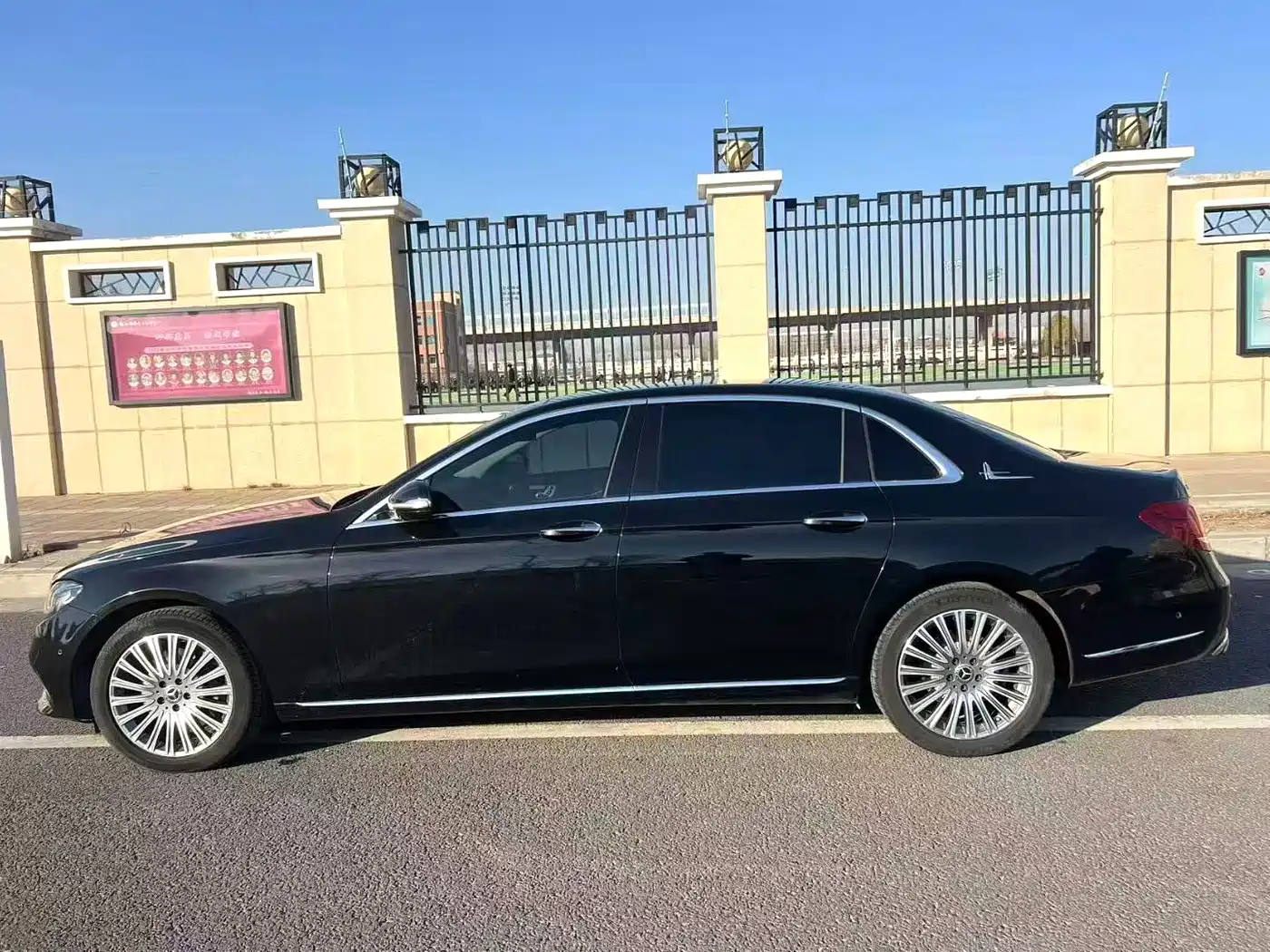 Mercedes-Benz E-Class 2020 E 300 L Luxury Model фото 6