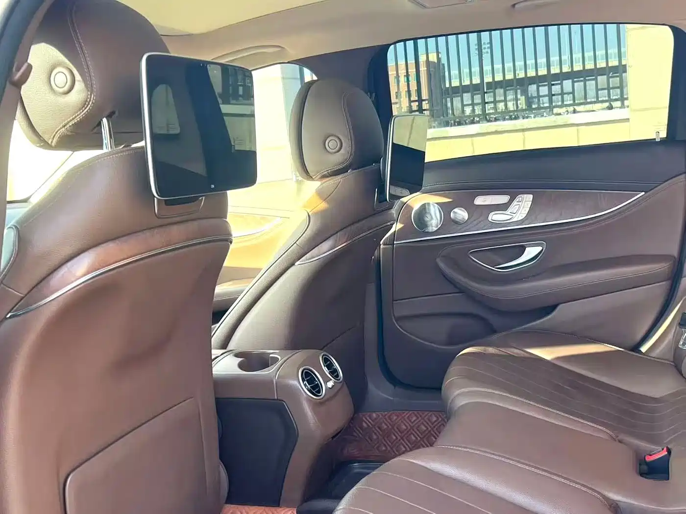 Mercedes-Benz E-Class 2020 E 300 L Luxury Model фото 8