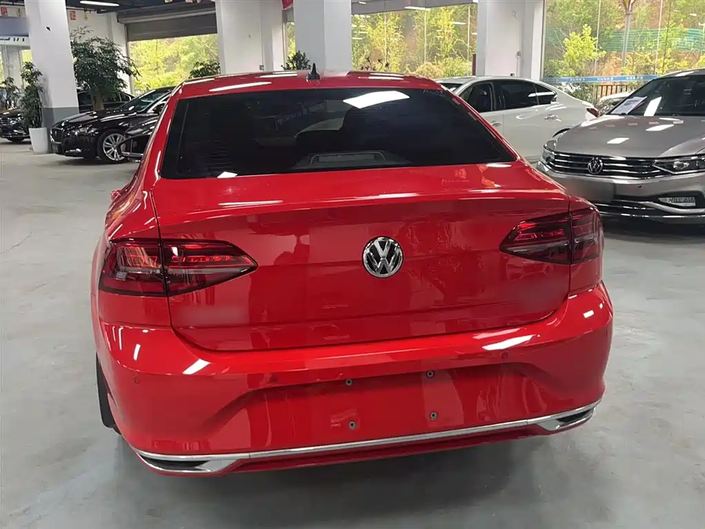 VOLKSWAGEN LINGDU