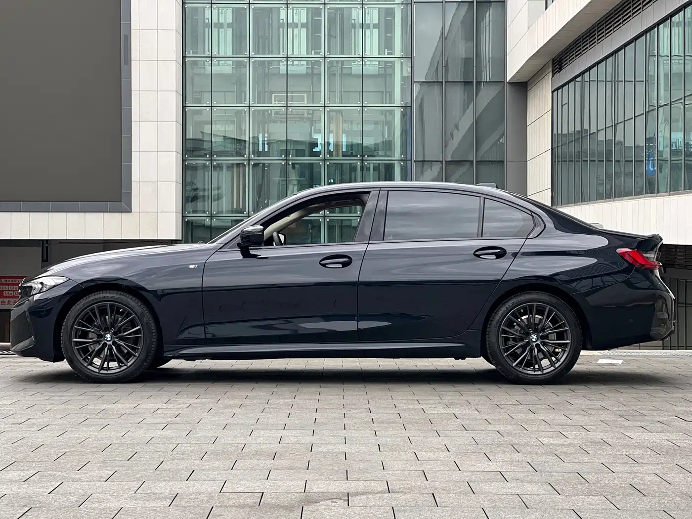 BMW 3 Series 2024 325Li M Sport Shadowline Package фото 3