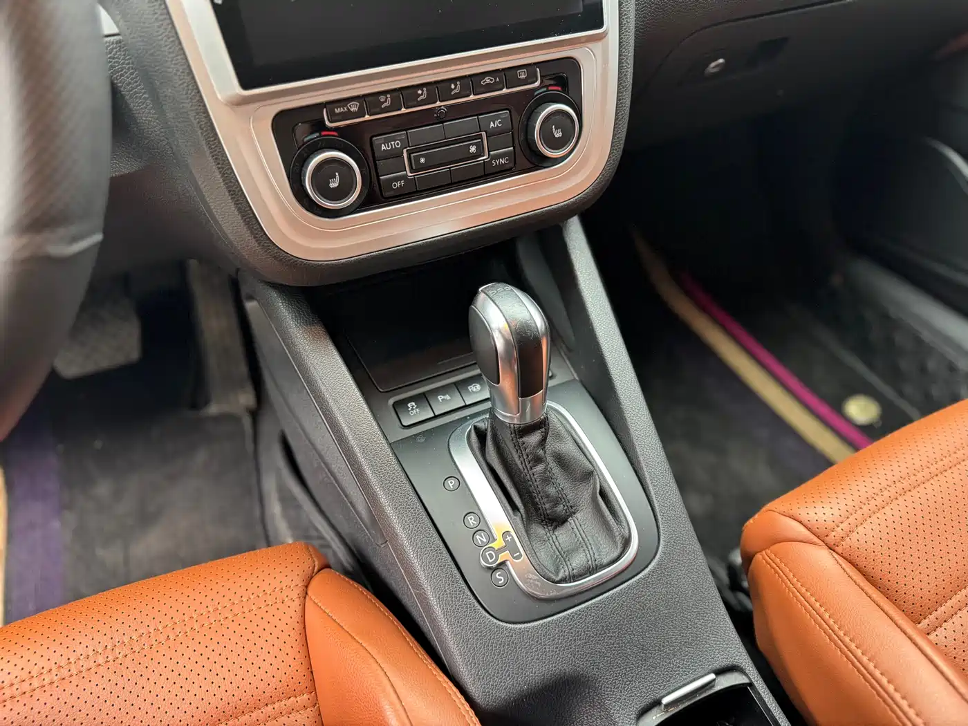 Volkswagen Scirocco 2015 1.4TSI Trend Edition фото 13