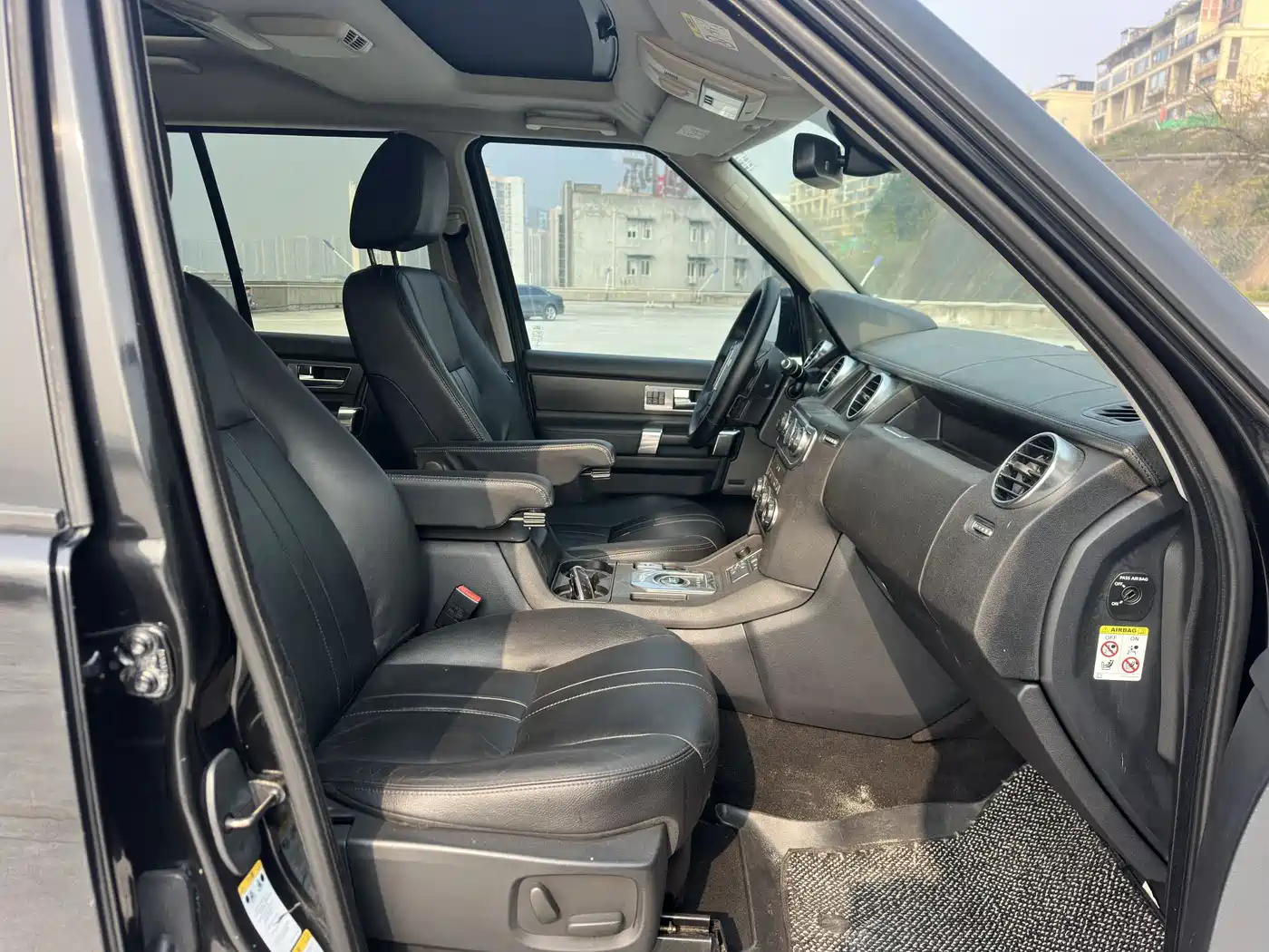 Land Rover Discovery 2014 3.0 SDV6 HSE Diesel фото 25