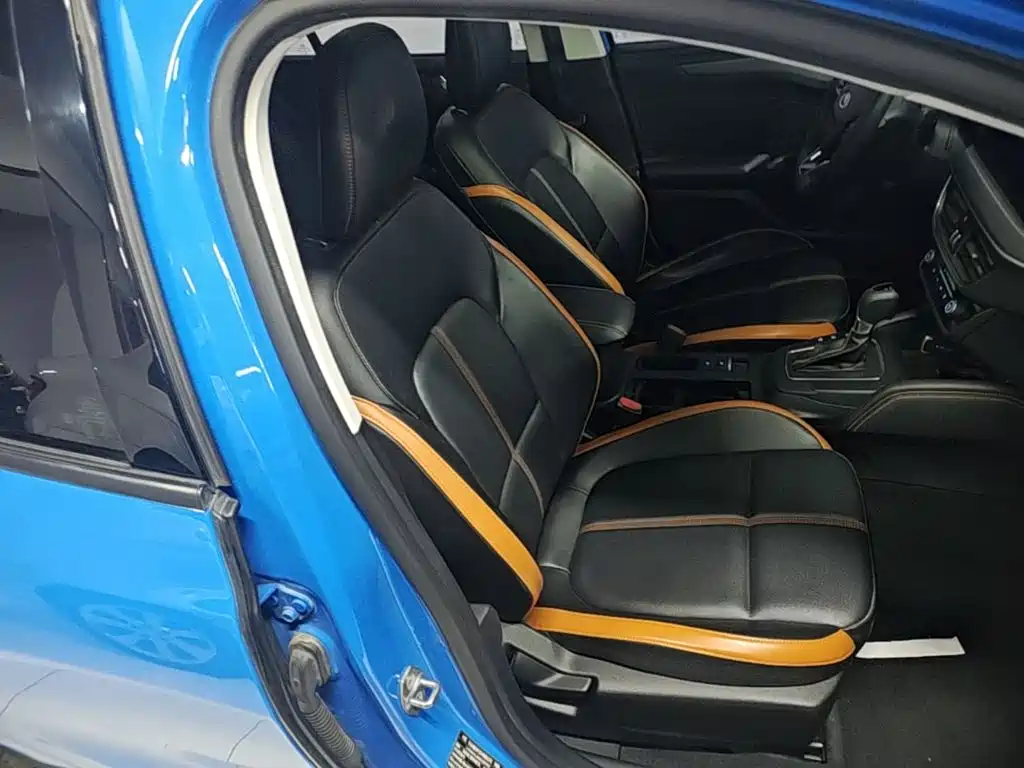 Фото 25 - Ford Focus