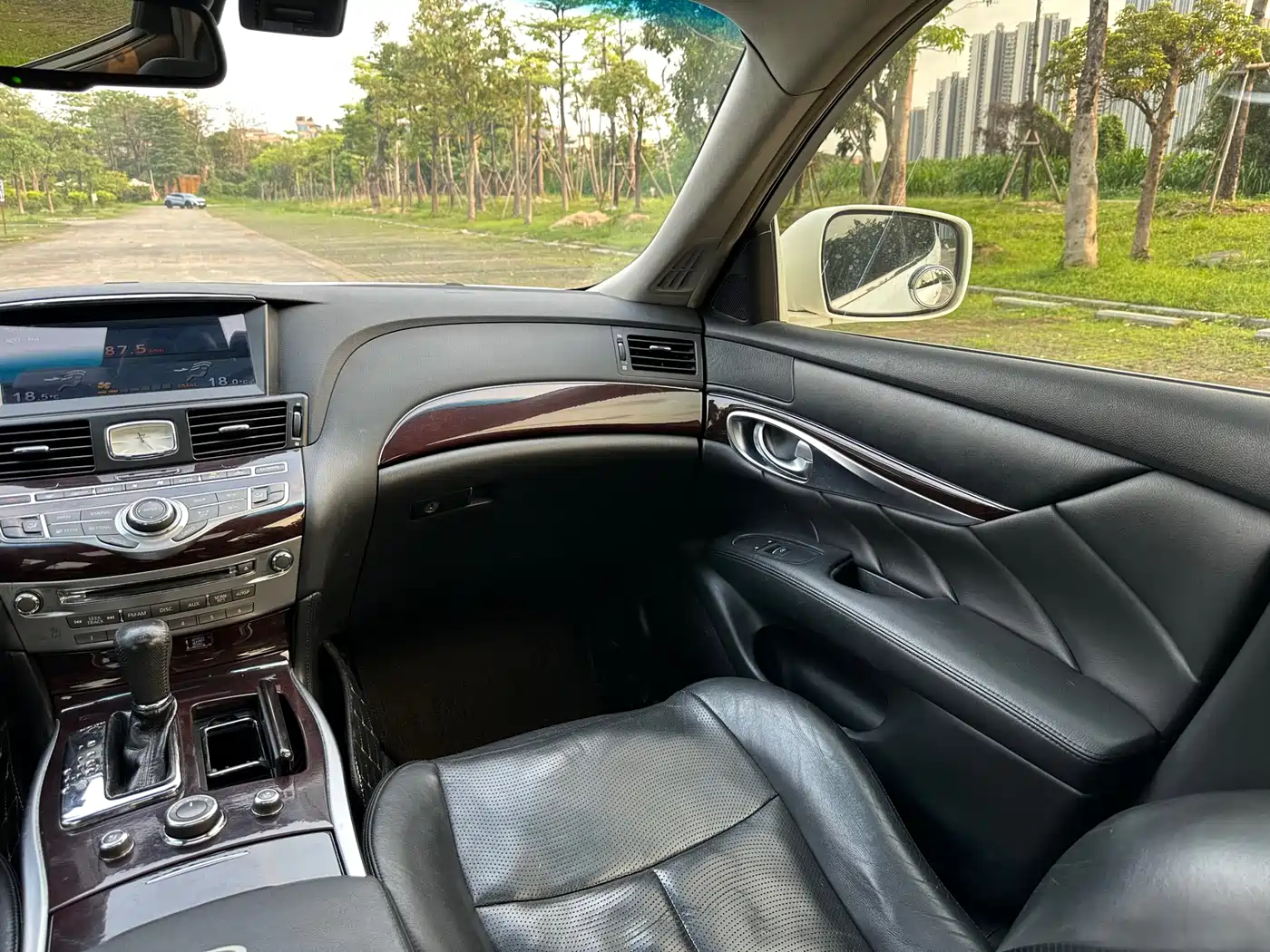 Infiniti M Series 2012 M25L Elegance Edition фото 14
